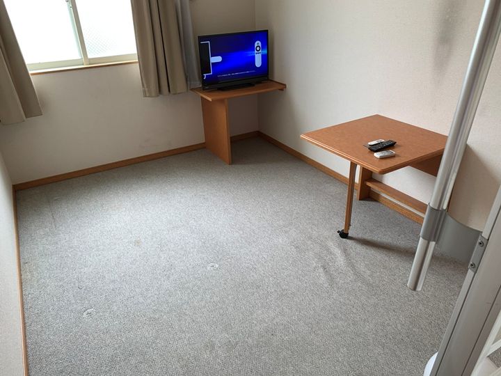 レオパレス西長洲の居間