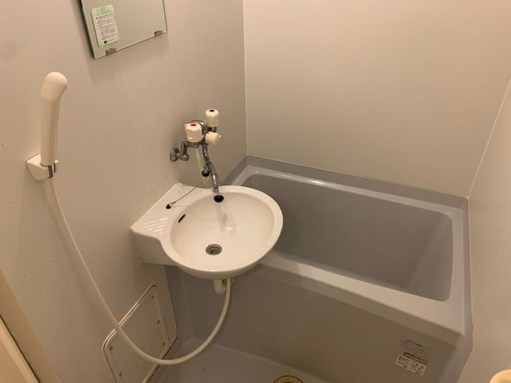 レオパレス西長洲の風呂