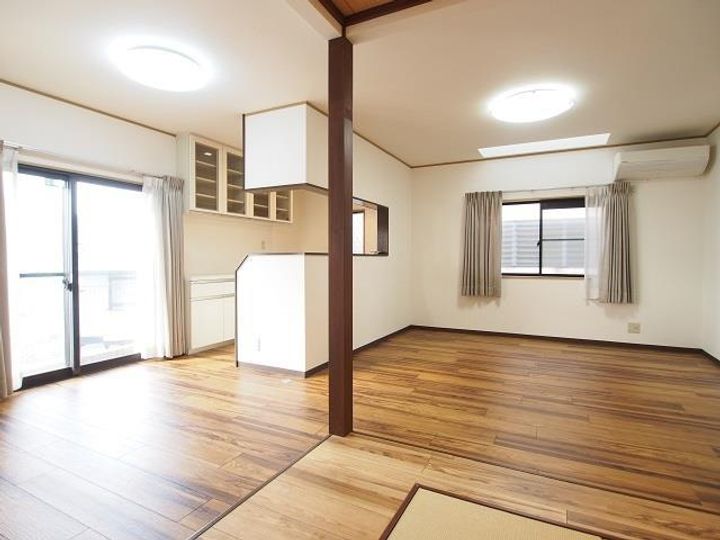 兵庫県西宮市松園町(一戸建)の賃貸物件戸建ての居間