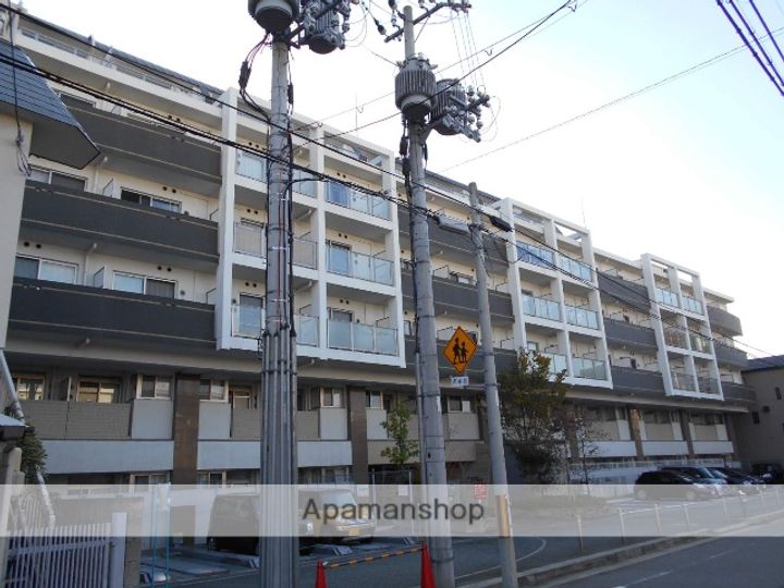 兵庫県西宮市甲子園高潮町の賃貸マンションの外観