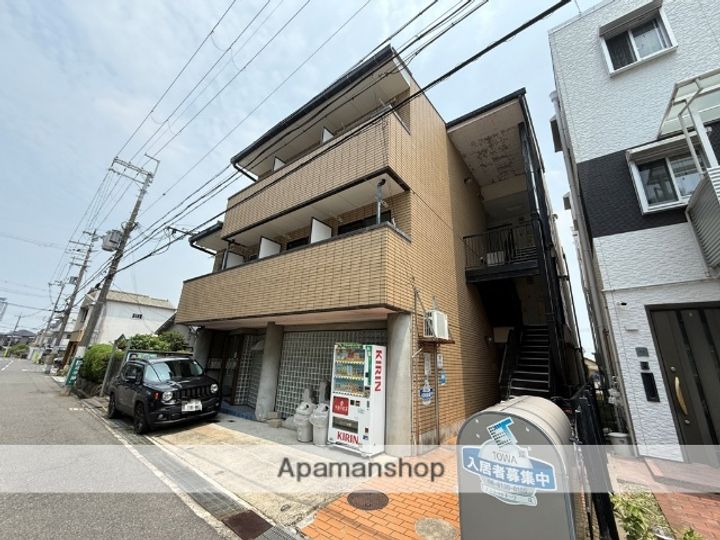 大阪府堺市東区西野の賃貸マンションの外観