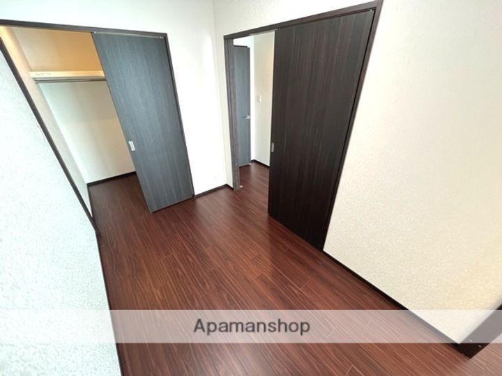 大阪府東大阪市高井田元町2丁目の賃貸マンションの内装