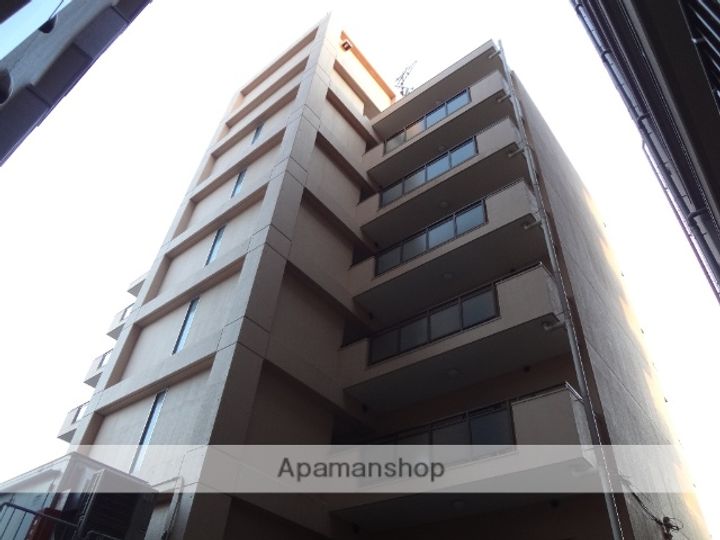 レジデンス鶴美の外観