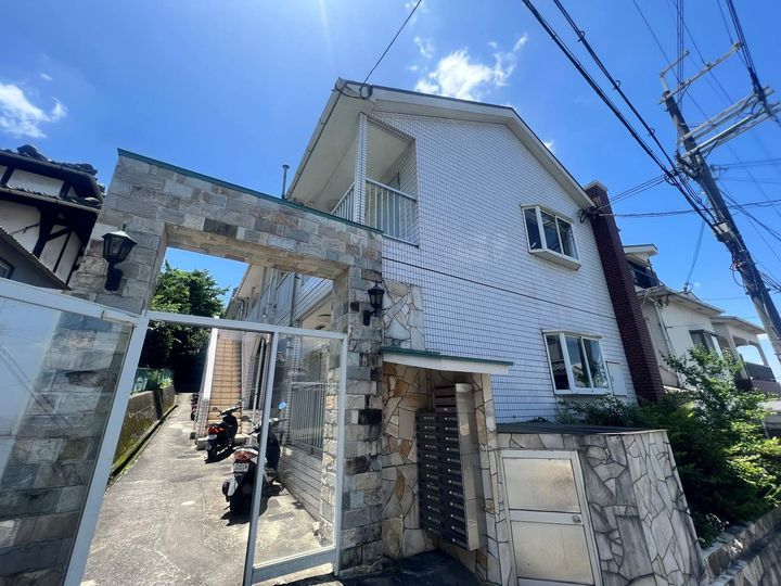 大阪府東大阪市上石切町1丁目の賃貸アパートの外観