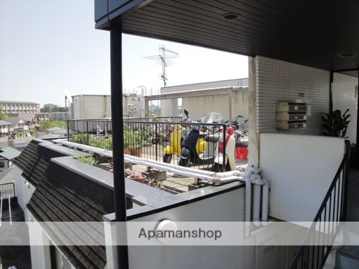 兵庫県西宮市五月ケ丘の賃貸マンションの外観