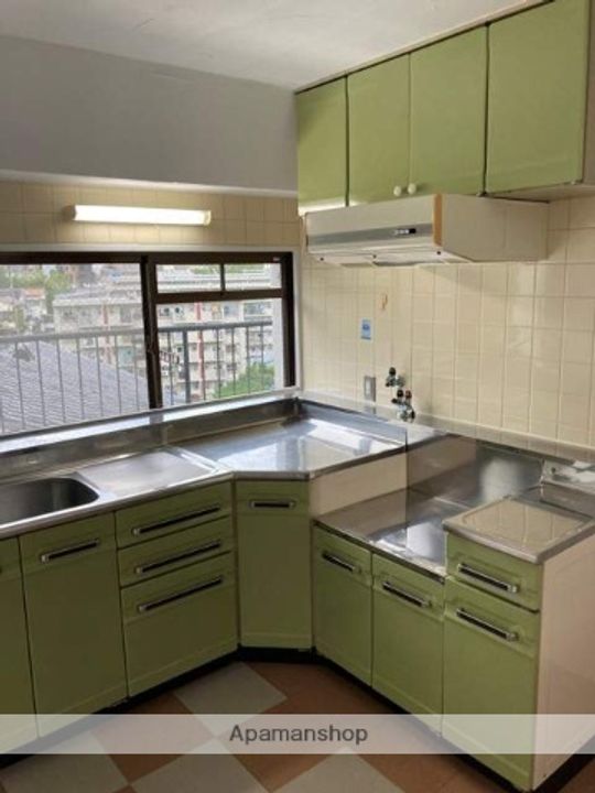 兵庫県西宮市五月ケ丘の賃貸マンションのキッチン