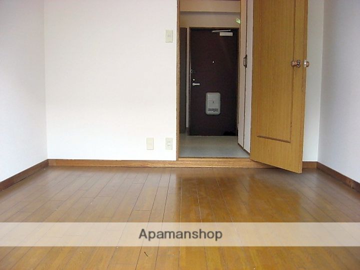 兵庫県西宮市樋之池町の賃貸マンションの居間