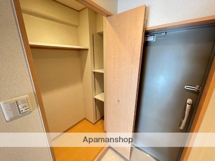 兵庫県尼崎市塚口本町1丁目の賃貸マンションの内装