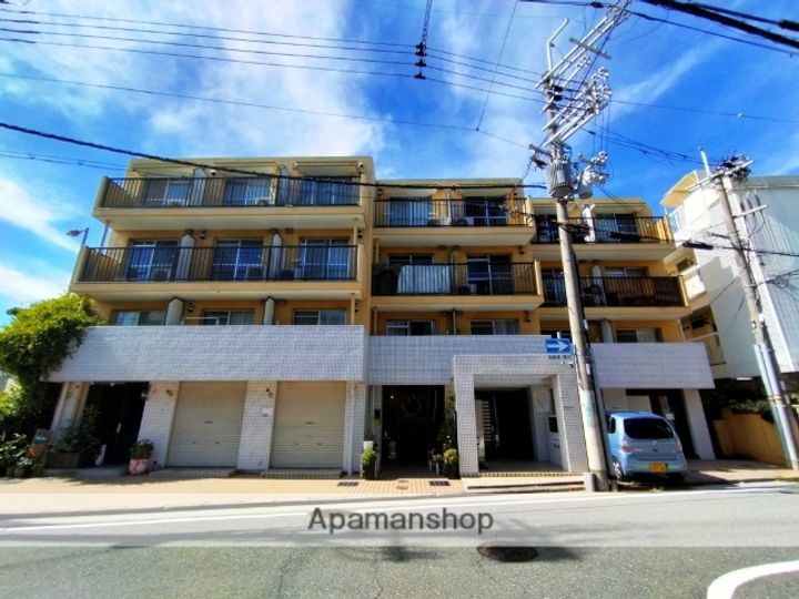 兵庫県西宮市北名次町の賃貸マンションの外観