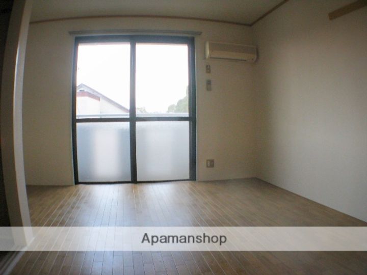 兵庫県西宮市仁川百合野町の賃貸アパートの居間