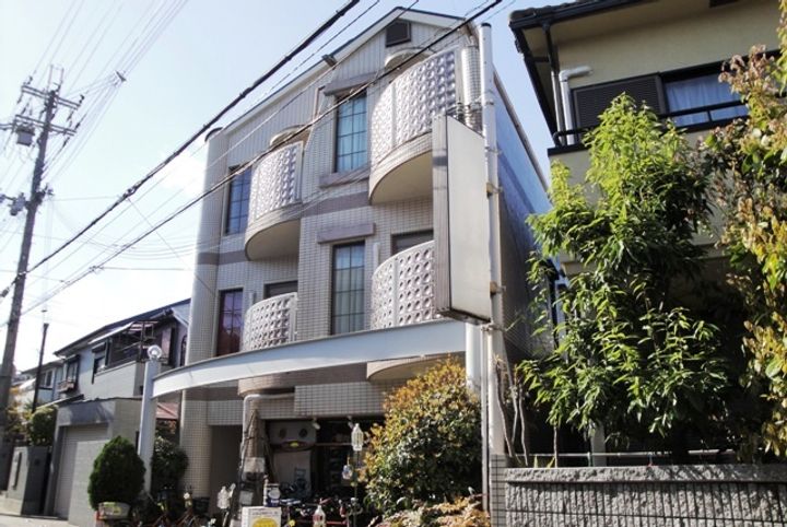 兵庫県西宮市神呪町の賃貸マンションの外観