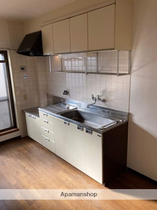 兵庫県西宮市西田町の賃貸マンションのキッチン