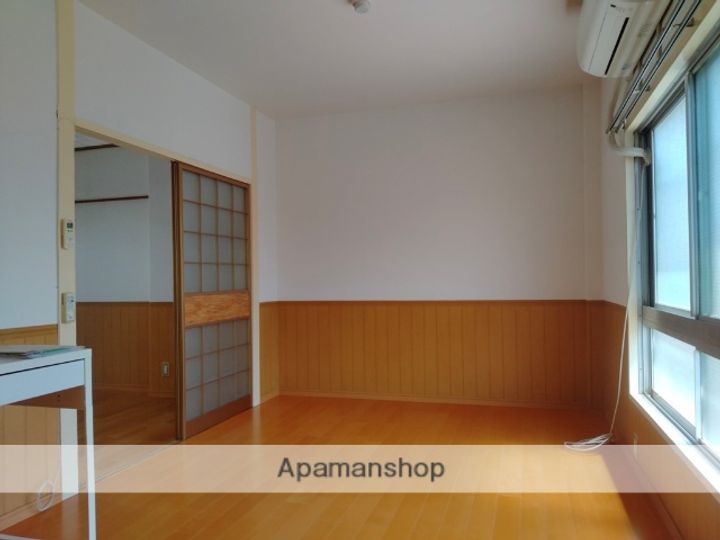 大阪府東大阪市高井田本通2丁目の賃貸マンションの居間