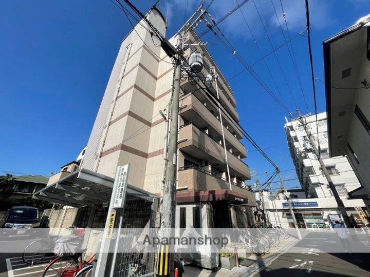 カサベルデ小阪の外観