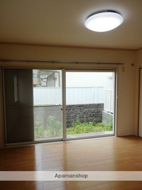 兵庫県尼崎市上坂部2丁目の賃貸アパートの内装