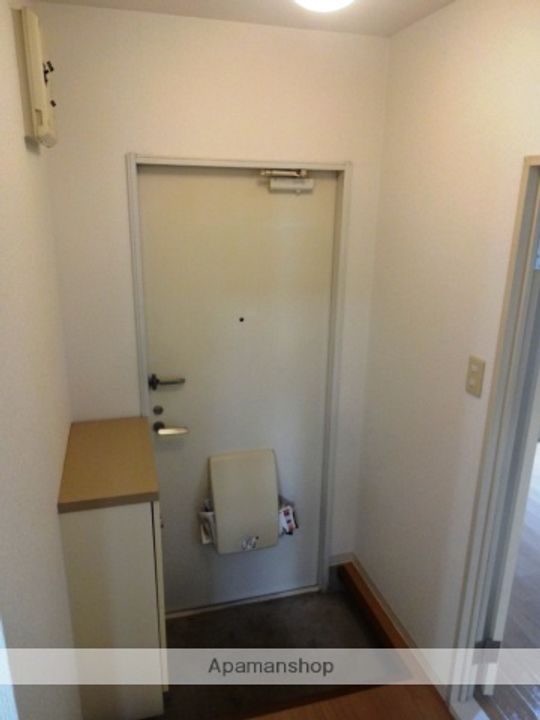 兵庫県尼崎市上坂部2丁目の賃貸アパートの玄関