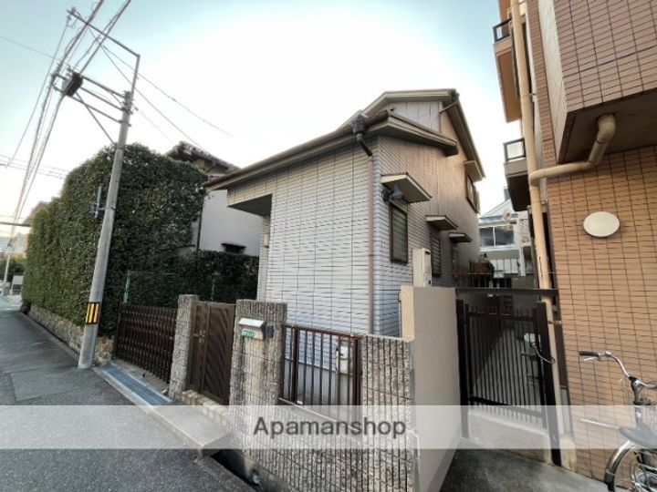 兵庫県西宮市北昭和町の賃貸アパートの外観