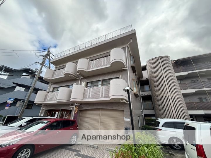 兵庫県西宮市柳本町の賃貸マンションの外観