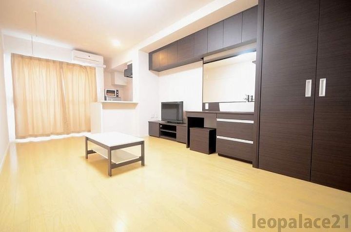 レオネクスト稲田の居間