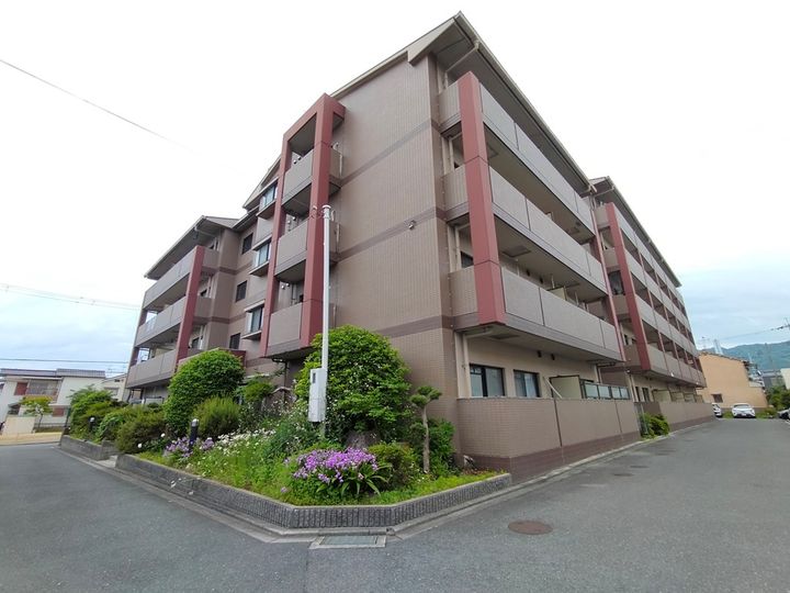 カーサフィオーレ弐番館の外観