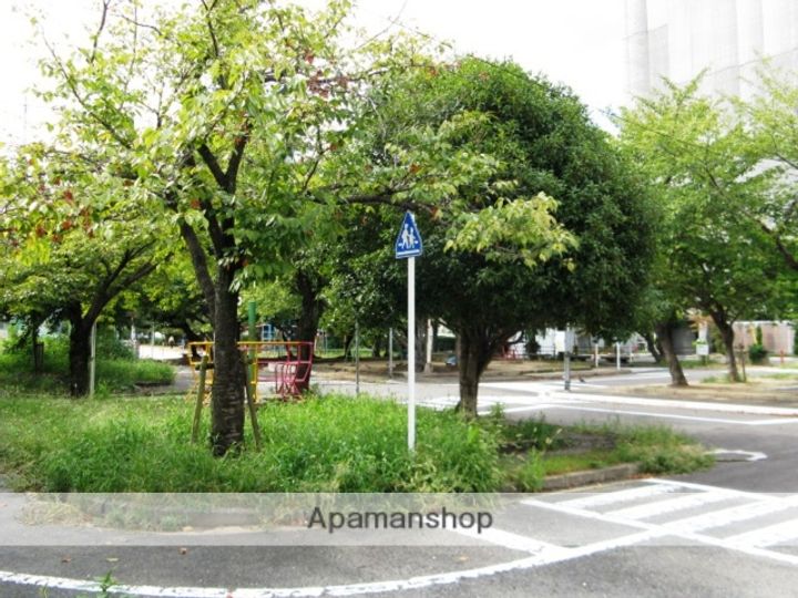 大阪府東大阪市御厨4丁目の賃貸アパートの周辺