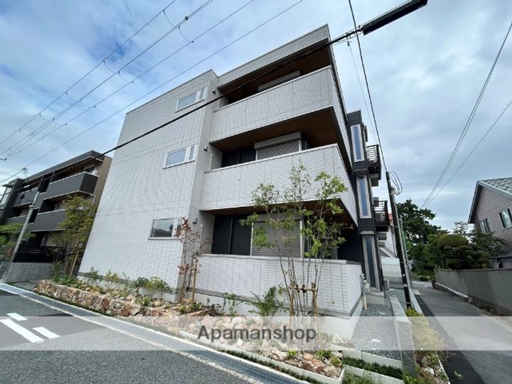 兵庫県西宮市甲子園三保町の賃貸マンション101の外観