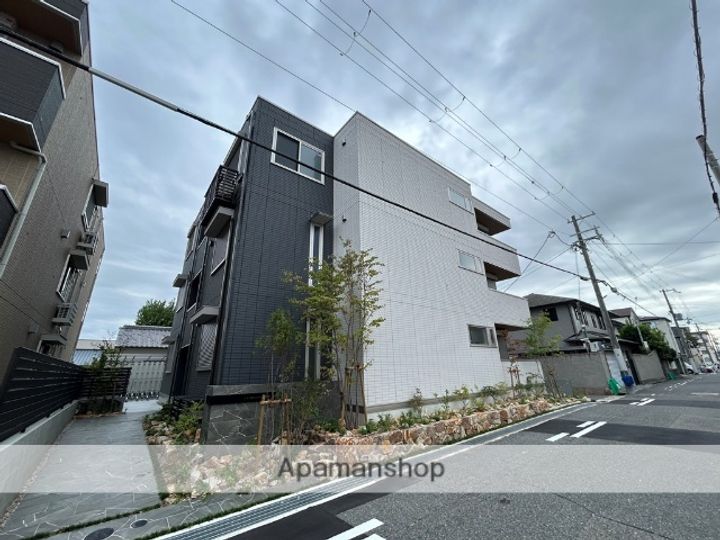 兵庫県西宮市甲子園三保町の賃貸マンション101の外観