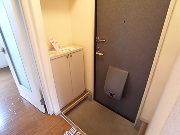 千寿ハイツ102の玄関