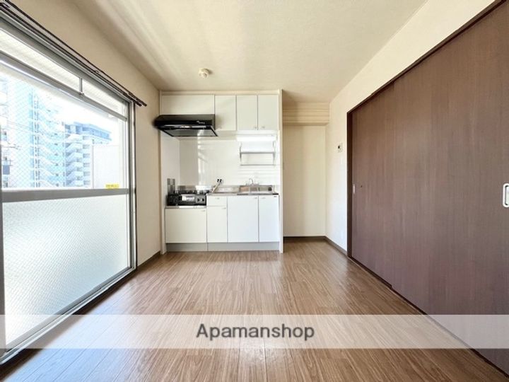 たちばなTWO−ONE304の居間