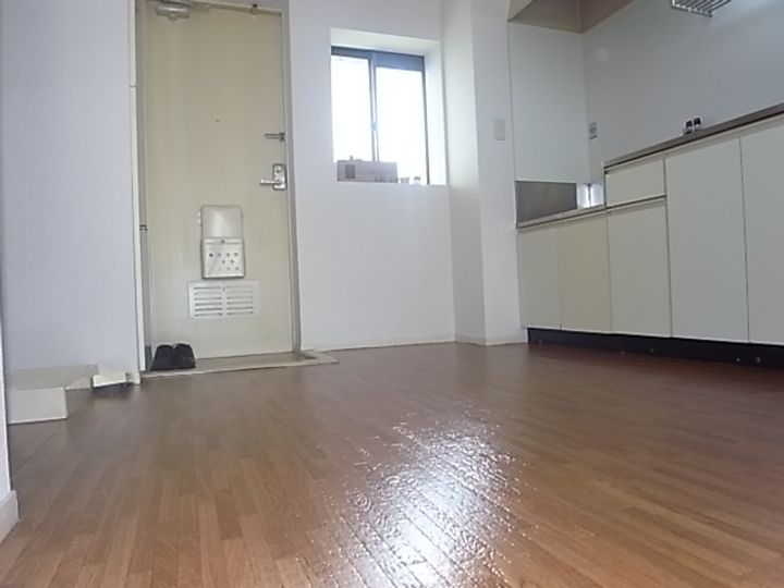 メゾン立花102の居間
