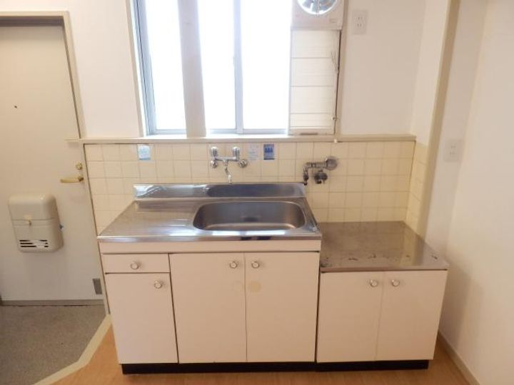 岡治マンション203のキッチン