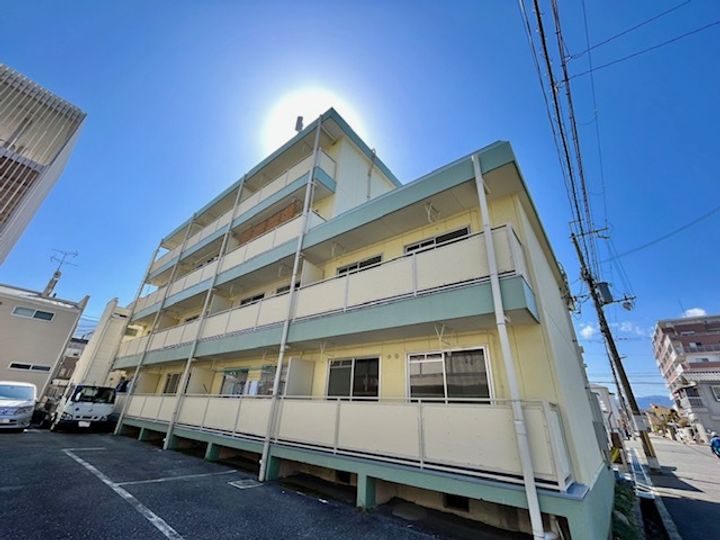 岡治マンション203の外観