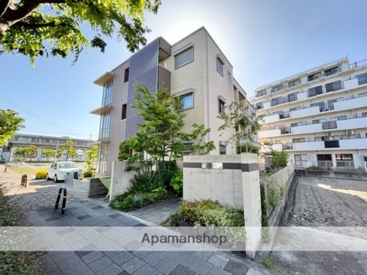 シャーメゾングレース202の外観