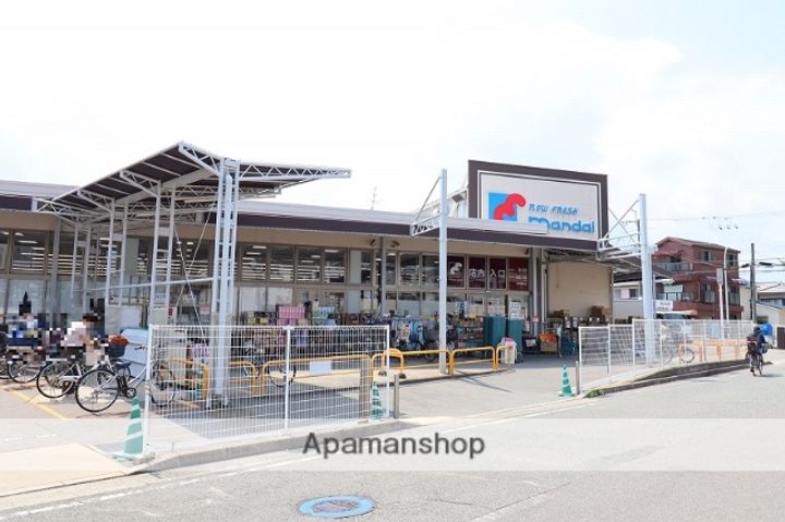 シャーメゾングレース202の周辺