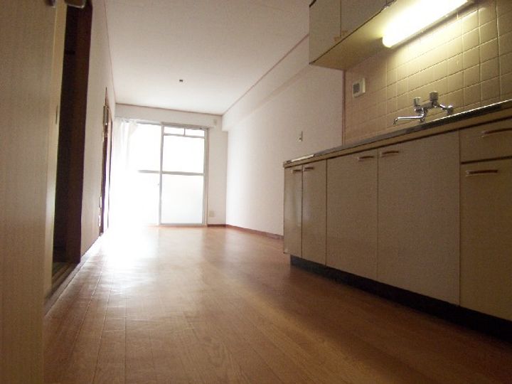 第3カシノハイツ204の居間