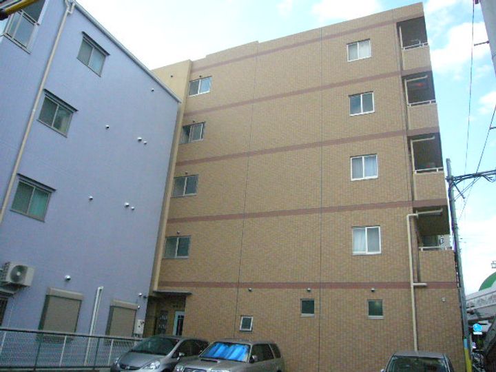 グランシャリオ南塚口303の外観