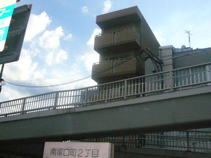 グランシャリオ南塚口303の外観