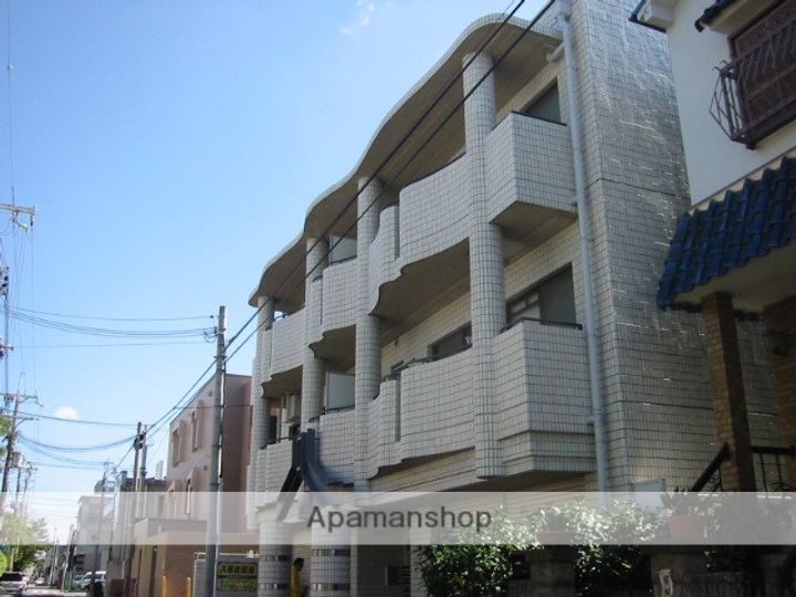 バウ塚口の外観