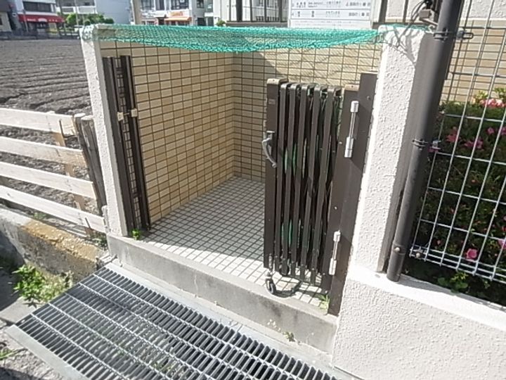 ロイヤルメゾン塚口南2303の外観