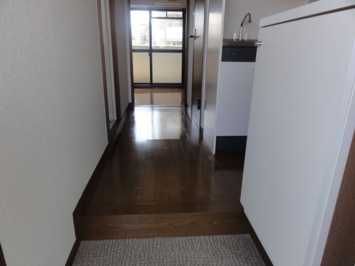 アーク大島301の玄関