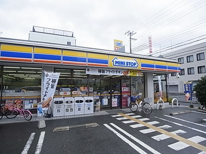 リヨンドハイツ304の周辺