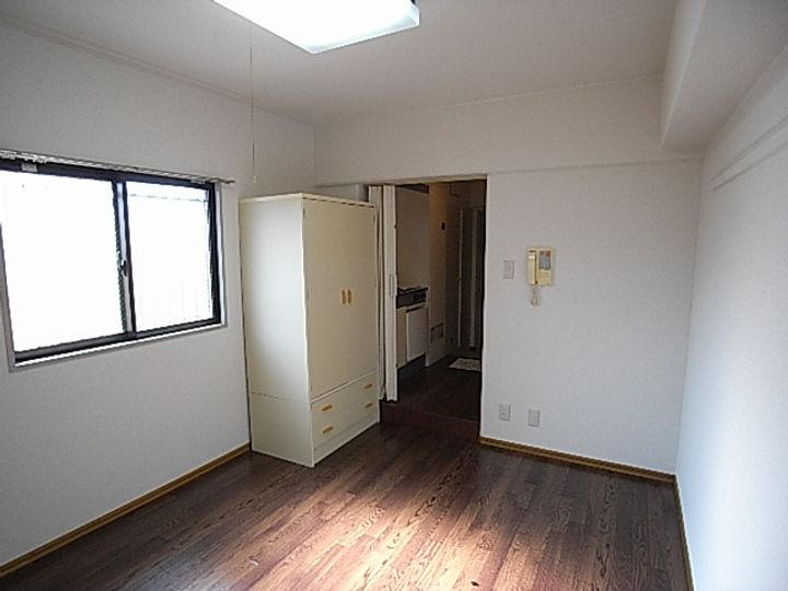 ジョイフル南塚口2号館の居間