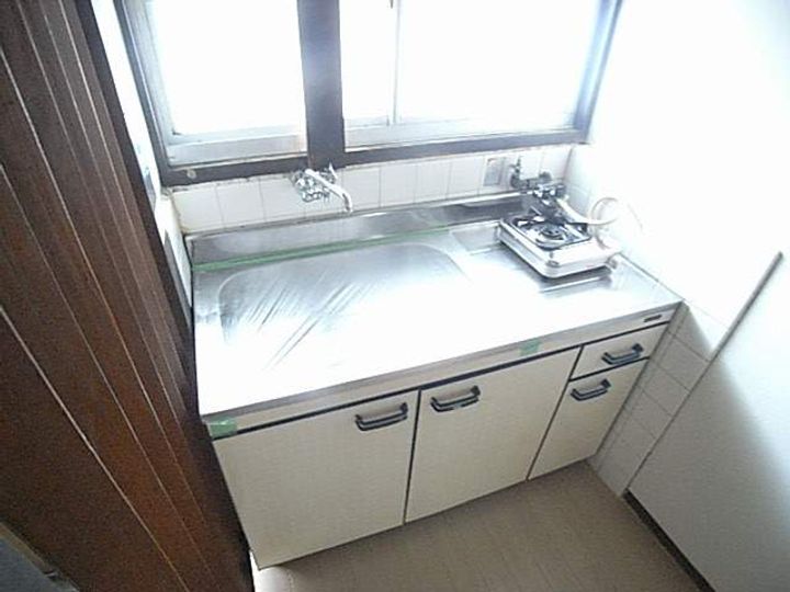 西中コーポ東203のキッチン