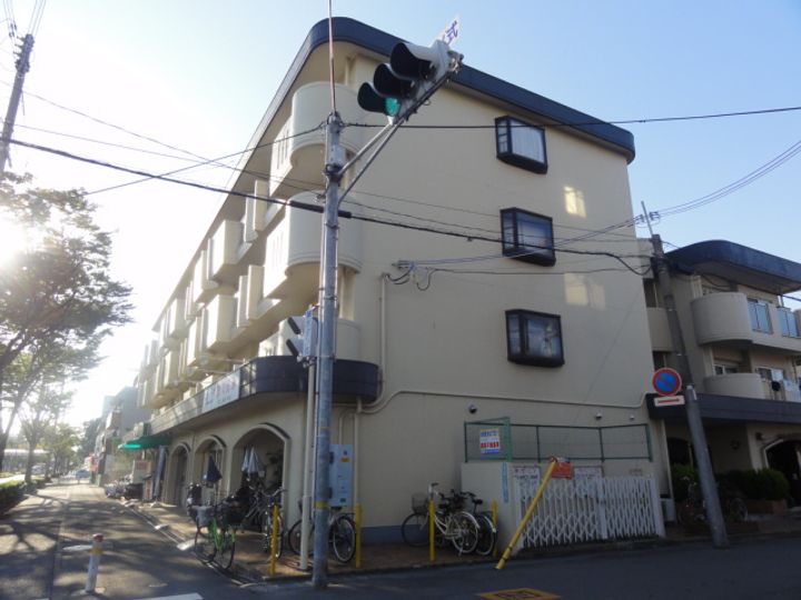 ハイツホリウチの外観