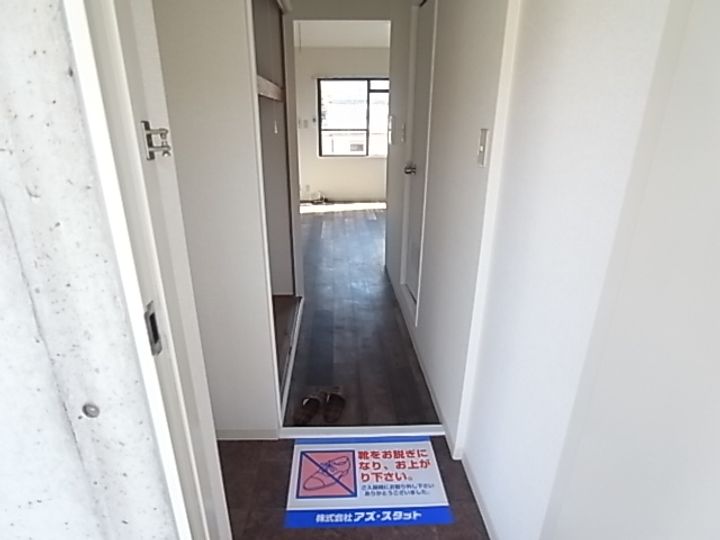 FLATS塚口の玄関