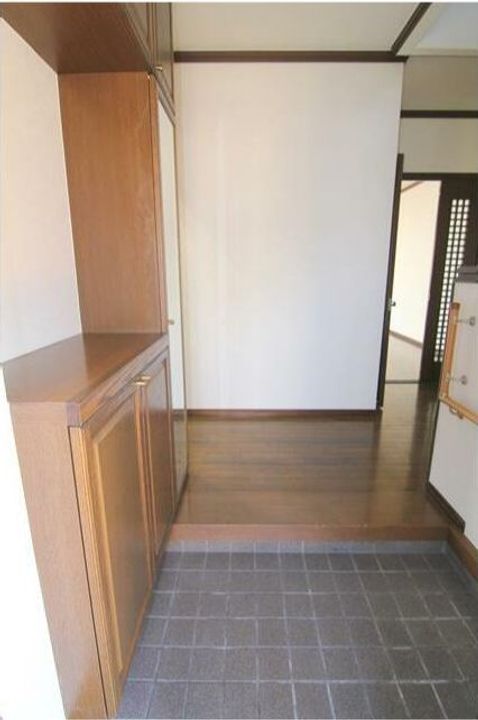 兵庫県尼崎市南塚口町6丁目(一戸建)の賃貸物件の玄関