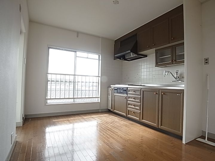 ジークレフ大庄3号棟504の居間