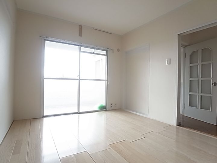 ジークレフ大庄3号棟504の居間