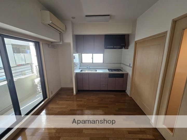 三宮シティタワーの居間