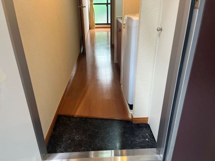 レオパレス高麓台110の玄関